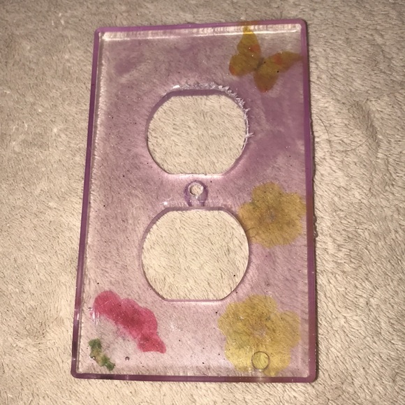Unique Epoxy resin light purple double socket switch plate flowers and butterfly - Picture 2 of 3